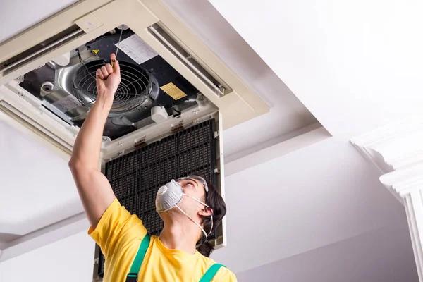How Regular Maintenance by an HVAC Contractor Service Saves Money