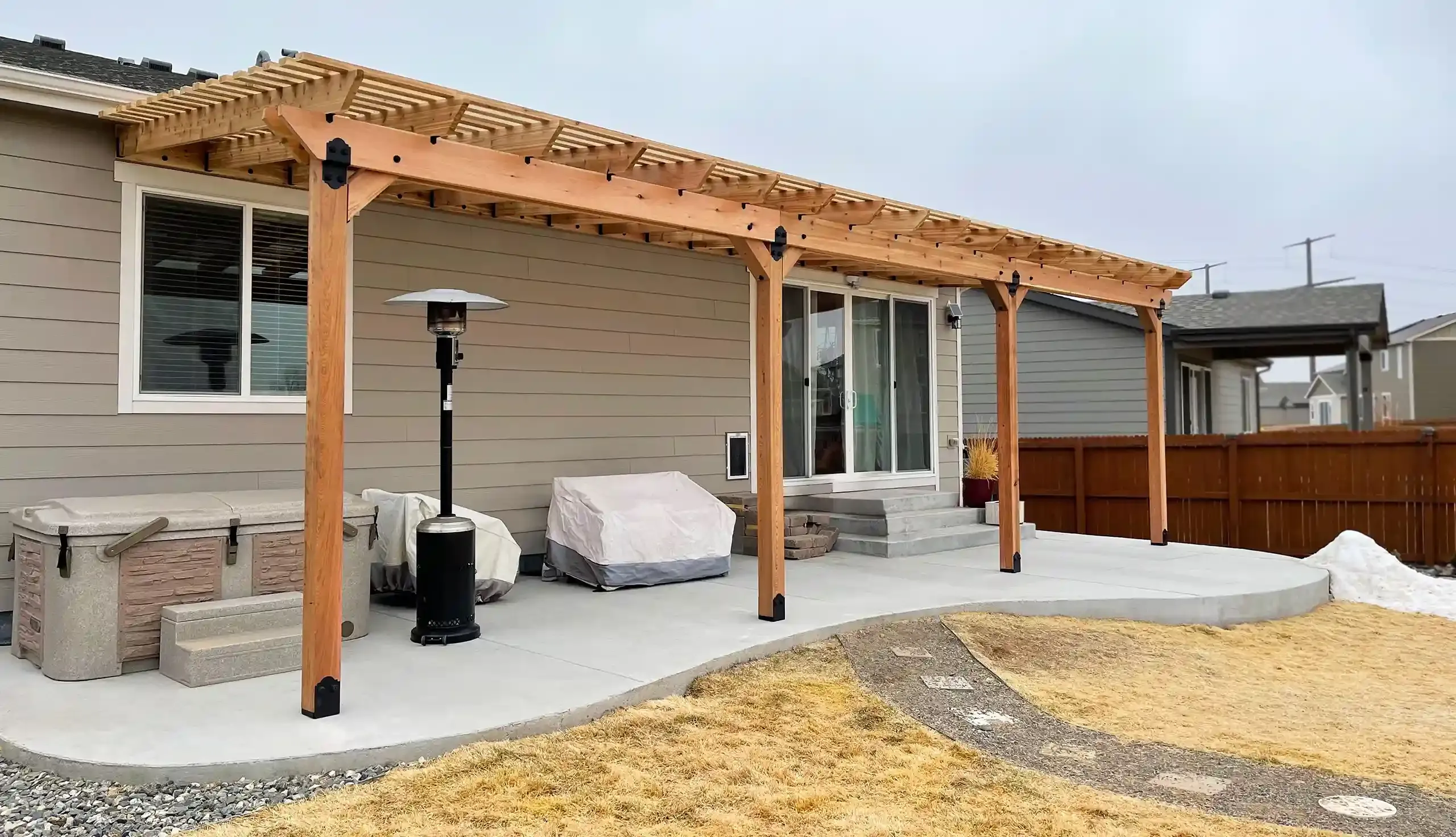 Why Hiring a Professional Patio Covers Contractor Makes a Difference