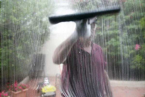 Give Your Orem Property Brighter Cleaner Windows