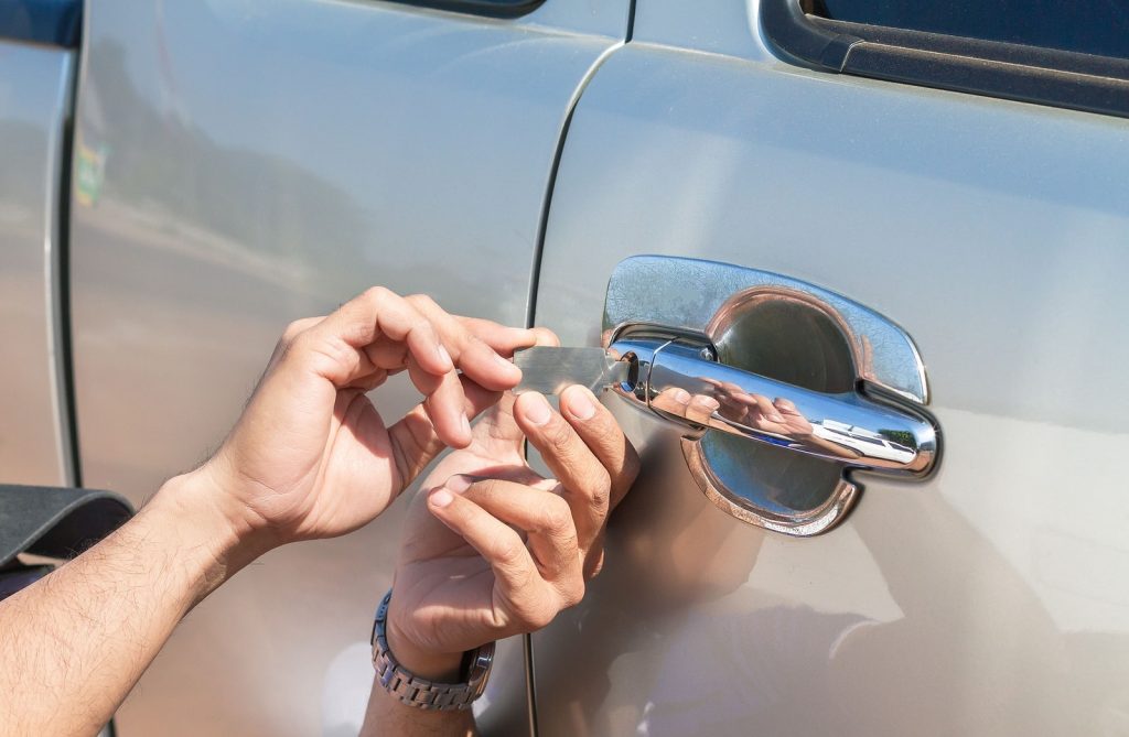 A Complete Guide to Choosing replacement Mercedes keys for Modern Models